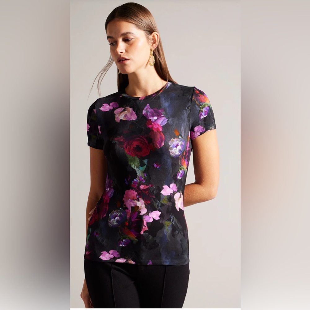 Ted Baker Black Floral Short Sleeve Tee Size 4 (Ted Baker 1)